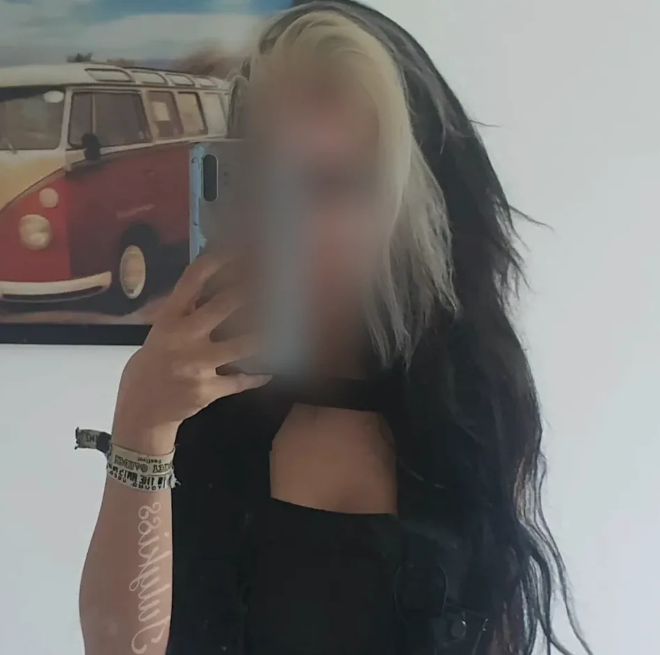 Astrid, 26