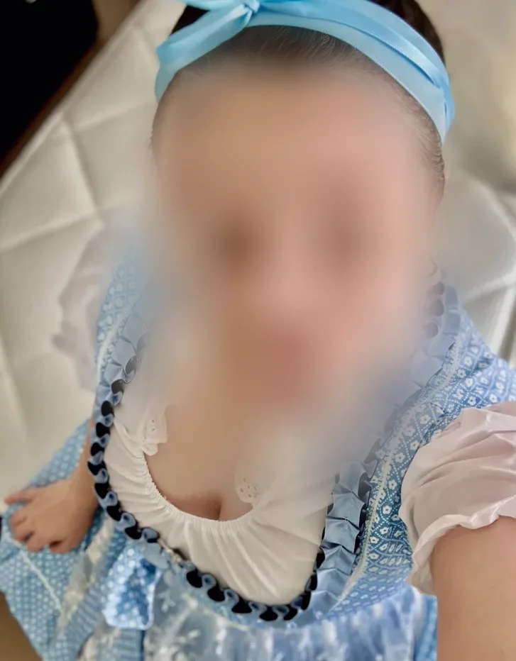 Astrid, 33