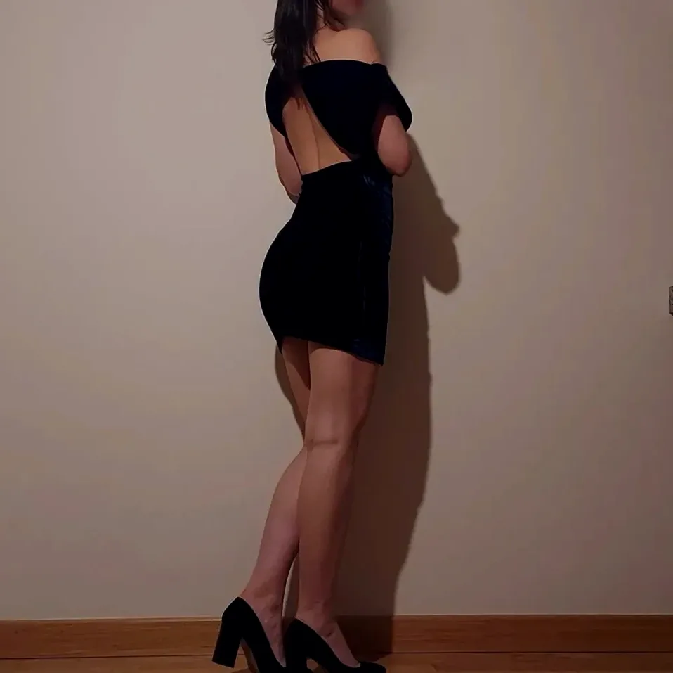 Ella, 29
