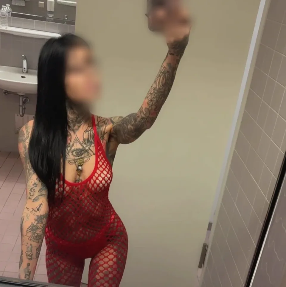 Jasmine, 34