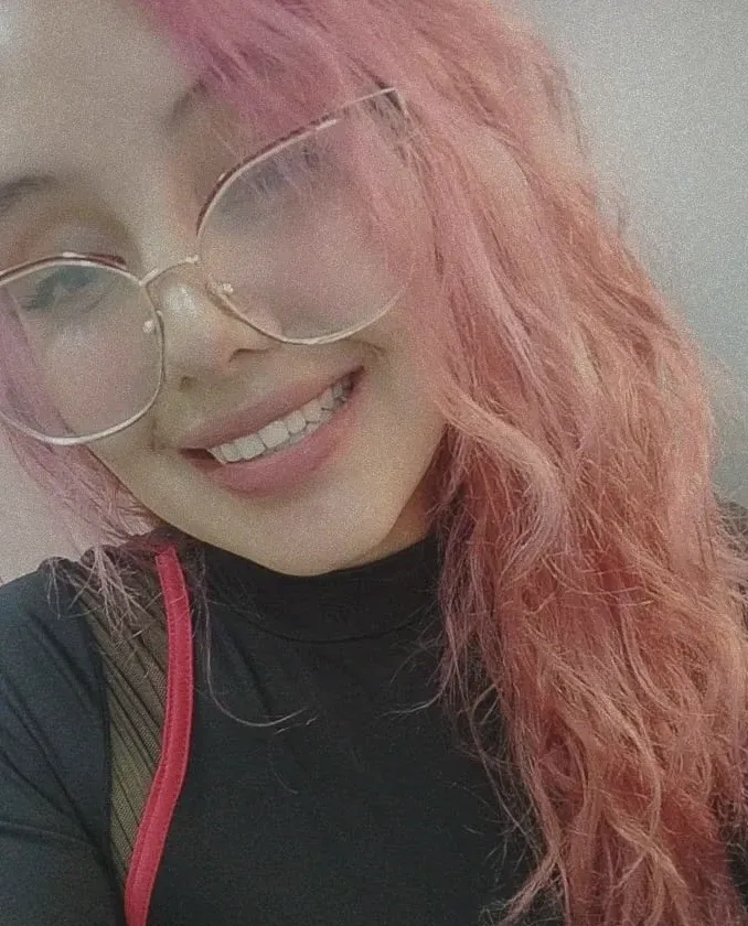 Rebecka, 27