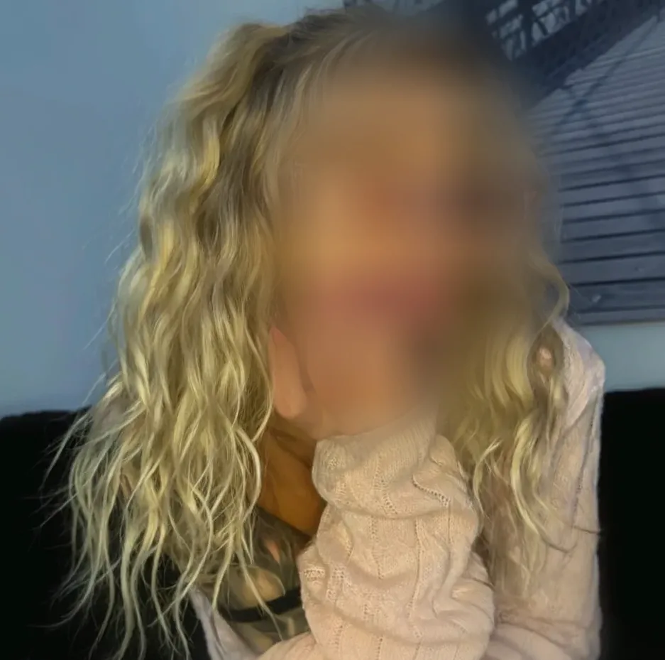 Stella, 23