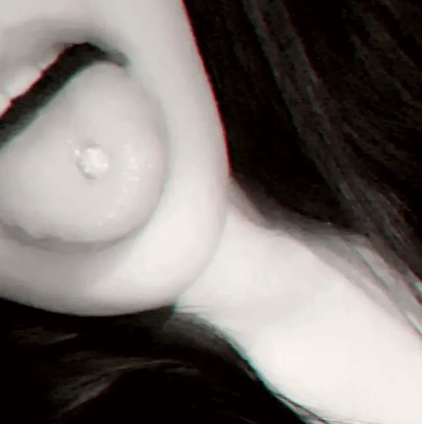 Susanne, 25